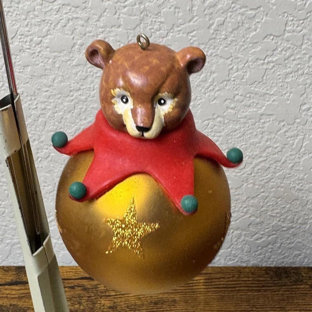 Department 56 Noel Bear Jester Christmas Ornament Gold Ball Stars‎ Vintage 90s